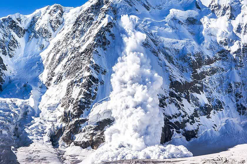 ریزش بهمن در آذربایجان غربی