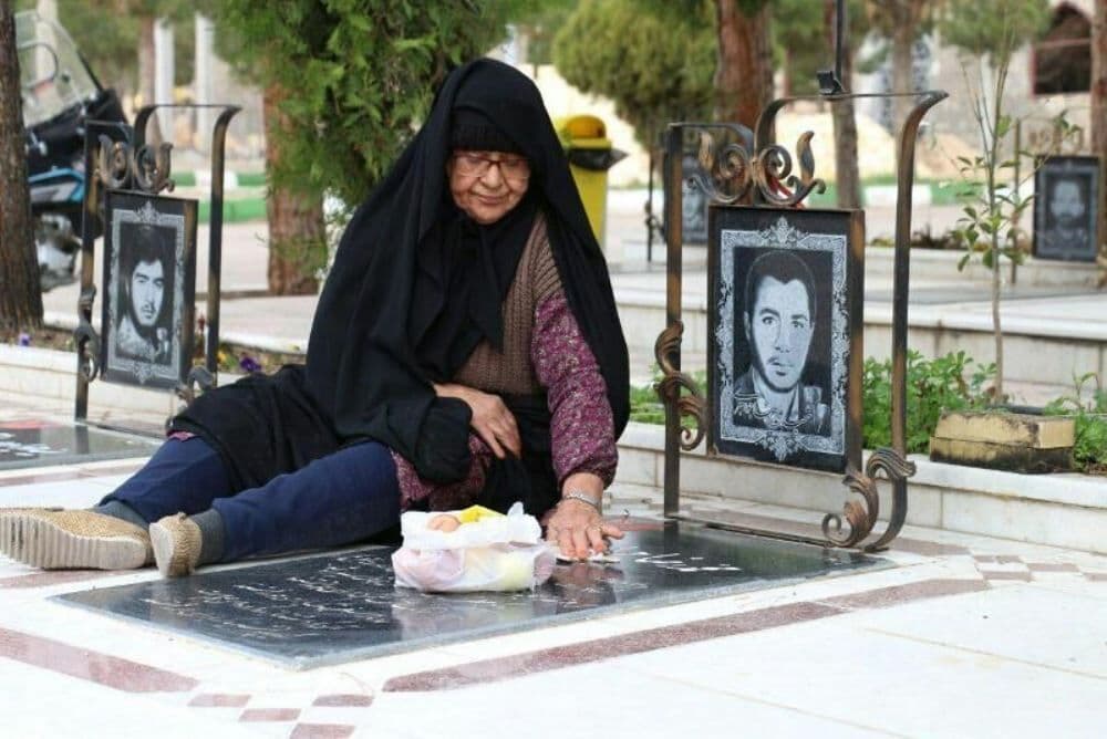 والدین شهدای دانشجو