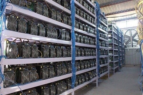 توقیف ۳۵ دستگاه استخراج رمزارز در تبریز